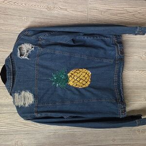 Marci Distressed Denim Trucker Jacket Sequin Pineapple Embellishment Womens M